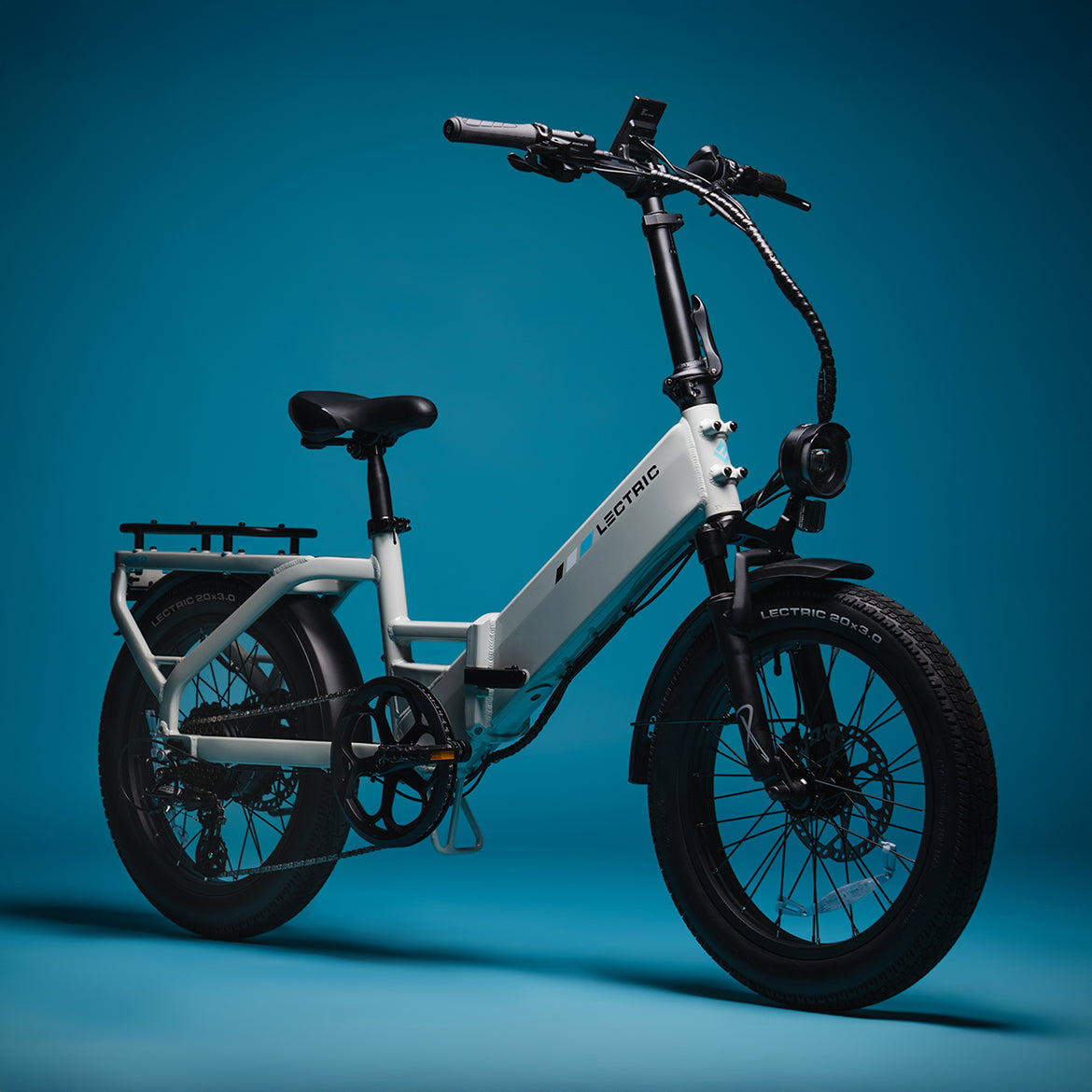 Vélo électrique XP4 Stratus blanc à cadre bas [CA]