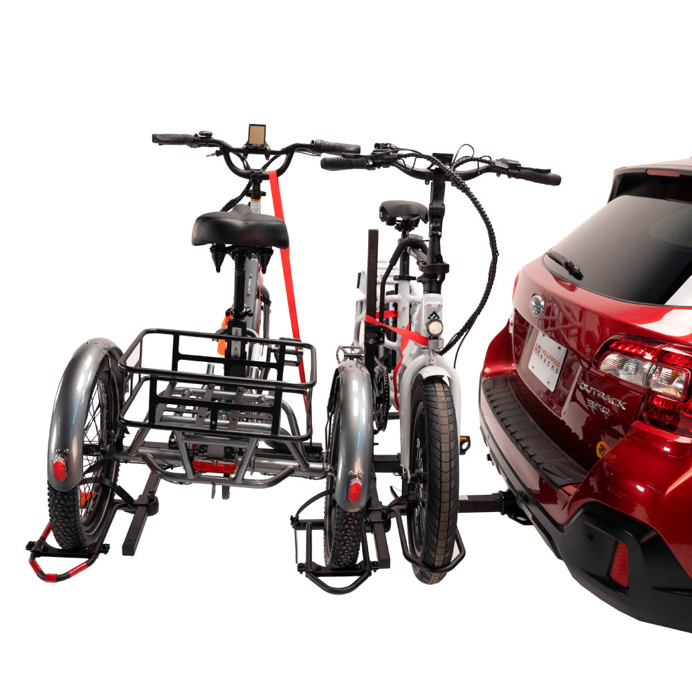 Lectric XP Trike et Lectric Xpedition sur un porte-vélos attaché à un VUS